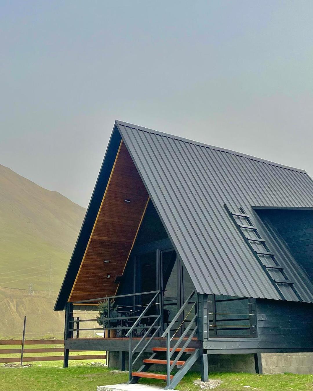 Villa Wildwood Kazbegi Esterno foto